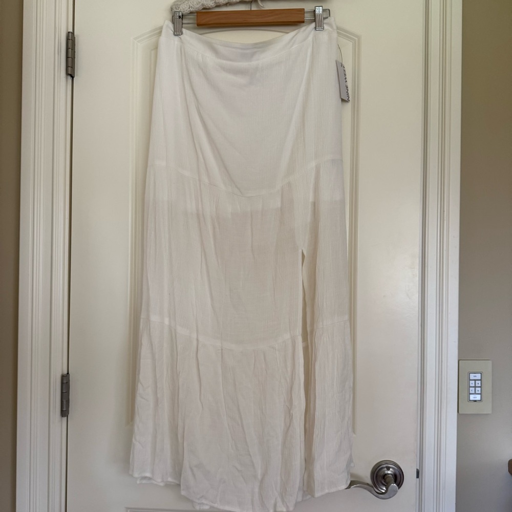 Elegant White Women's Skirt